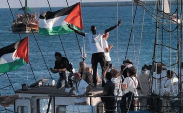 Greta Thunberg se je pridružila floti, ki je iz Barcelone odplula v Gazo