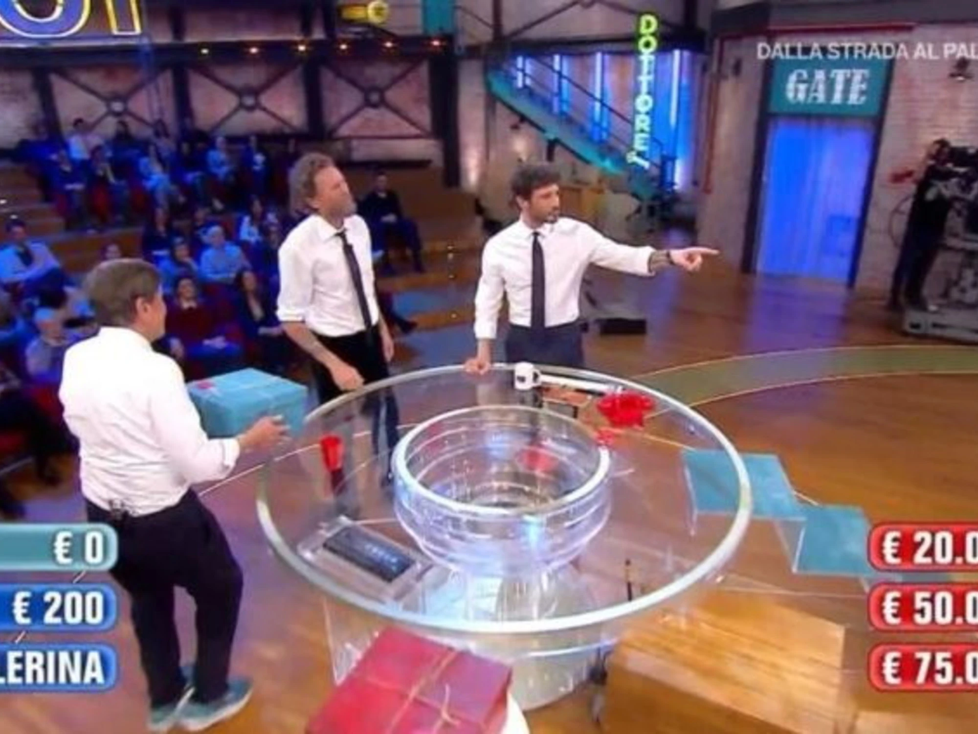 Affari Tuoi, Jovanotti e Morandi sfidano il Dottore? Scoppia la bufera: "Mi vergogno"