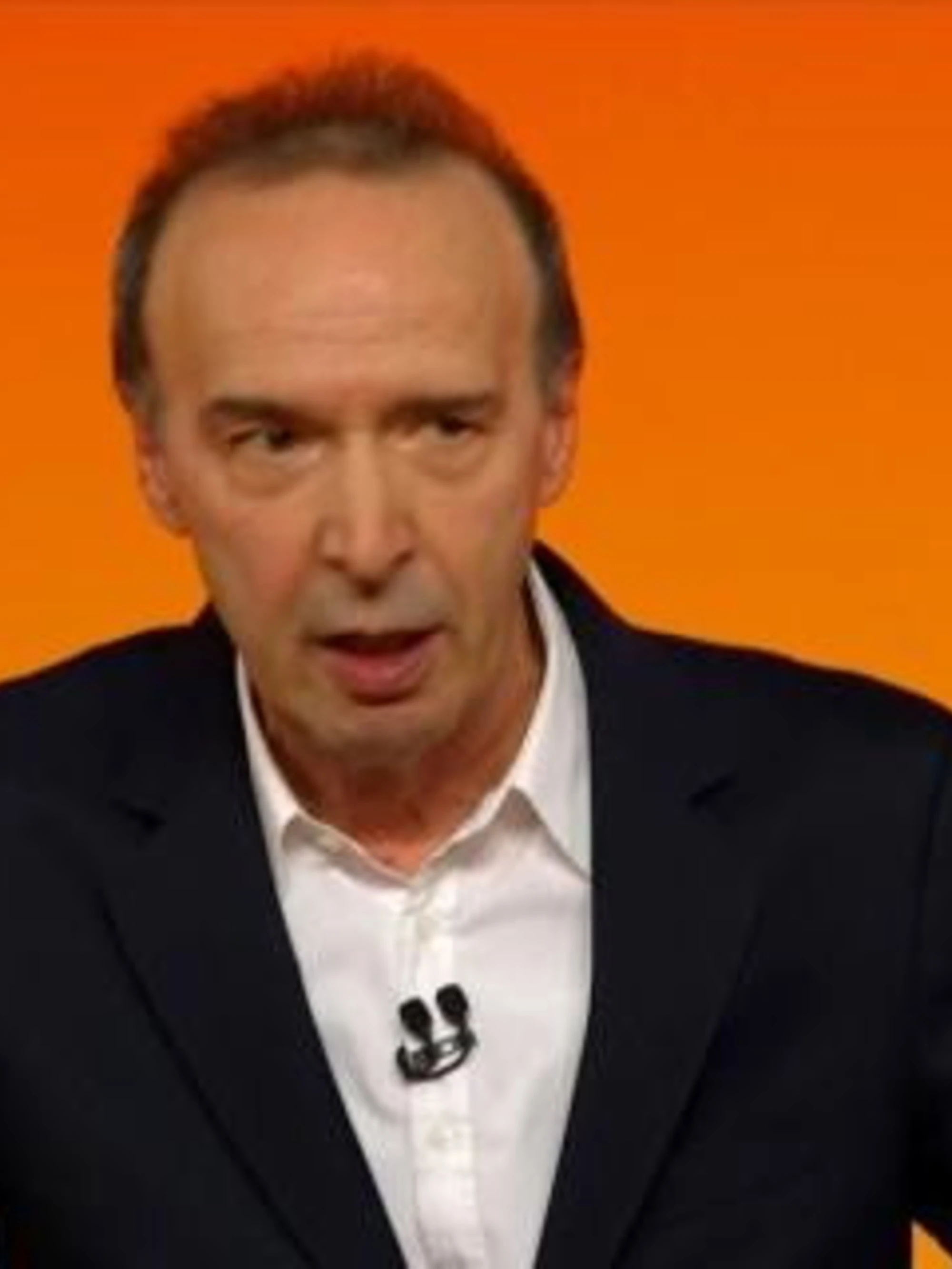 Roberto Benigni, la figuraccia dopo la lezioncina: ecco cosa non torna sul suo discorso su Rai 1