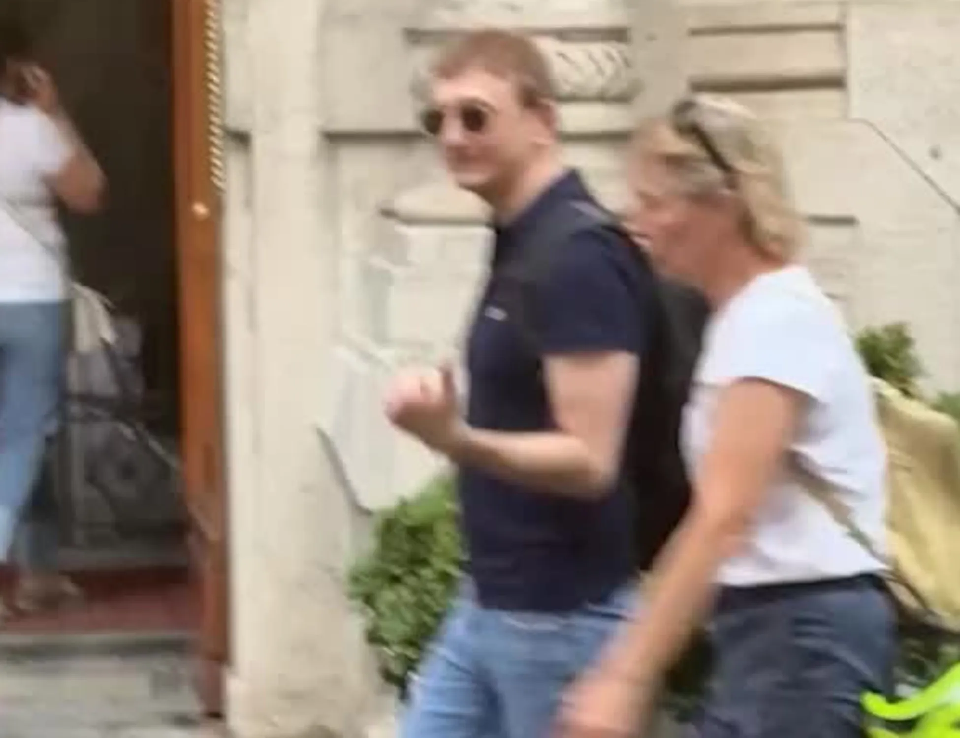 "Sangue sulla suola". Garlasco, Angela Taccia sfida la Bocellari
