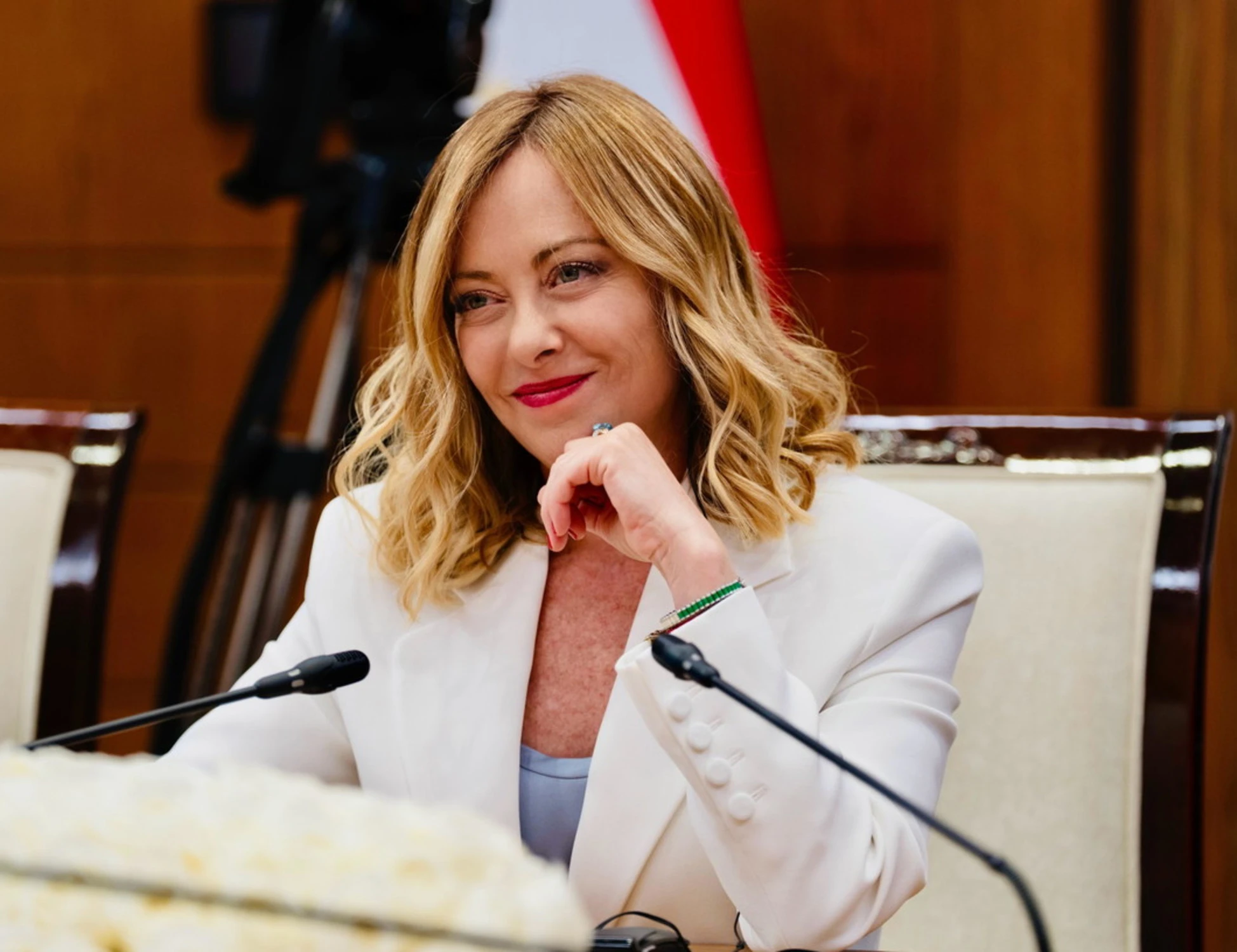 Giorgia Meloni, "toc toc": come umilia Angelo Bonelli nal Quirinale