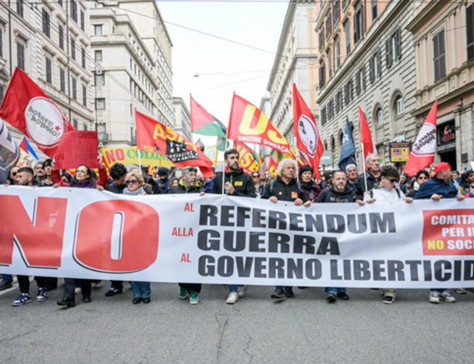 Un filo di bufale che va da Teheran al referendum