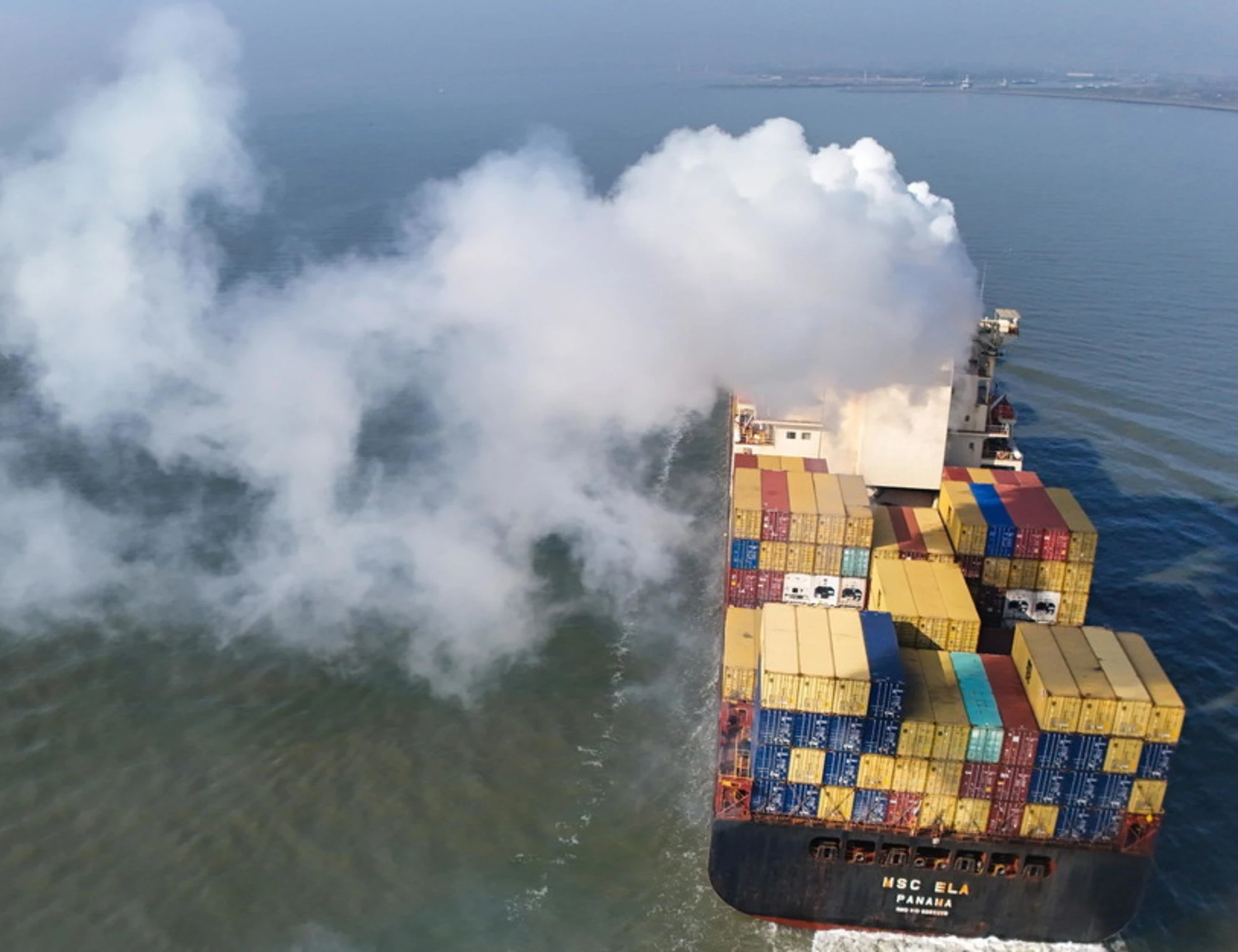 Iran, lo Stretto di Hormuz è "zona di guerra": cosa sta succedendo 