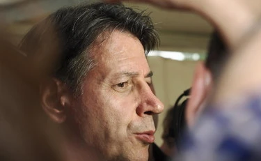 Giuseppe Conte, rivolta a Sant'Anna di Stazzema: "A parlare non lo vogliamo"