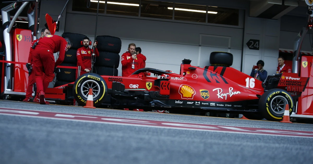 Ferrari, altro disastro in Bahrein: Leclerc e Vettel fuori dai primi dieci. Pole per Hamilton