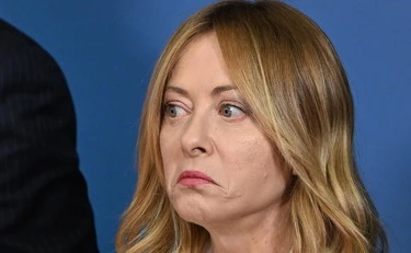 2 agosto e fascismo, fango su Meloni: il titolo con cui Repubblica tocca il fondo 