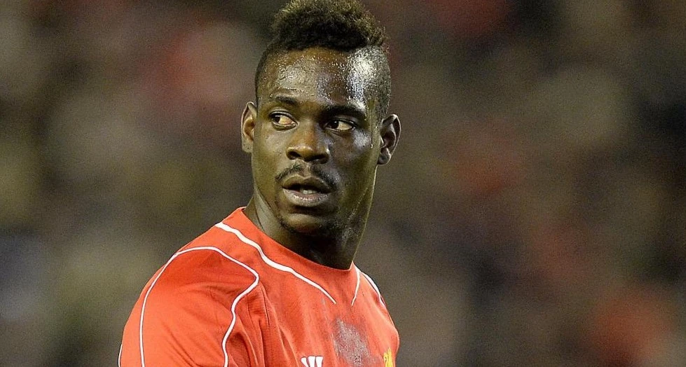 Mario Balotelli, i tifosi del Liverpool rispondono: "Un pupazzo che crede di essere chissà chi"