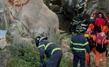 Sardegna, auto giù da un ponte: strage nel torrente