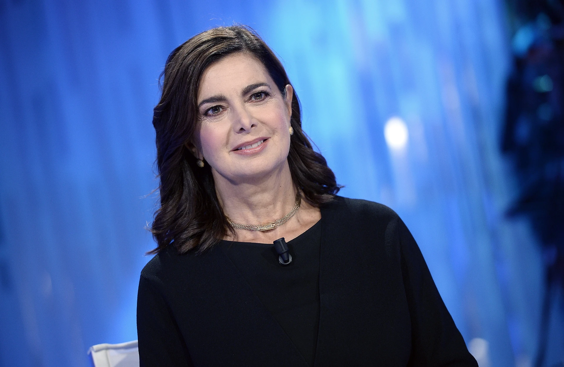 Laura Boldrini al fianco di Giorgia Meloni vittima di stalking: "Un caso inquietante, cose miserabili"