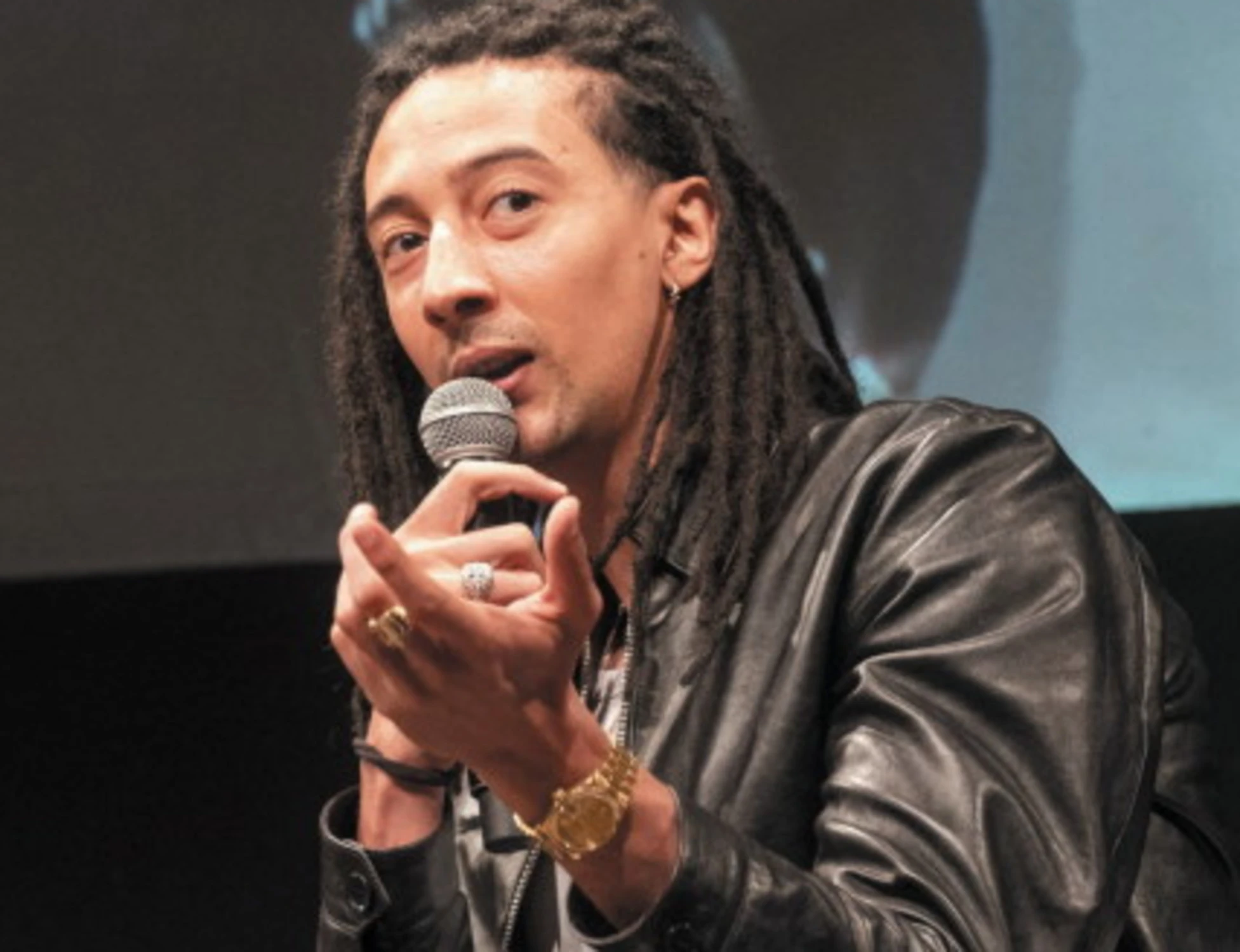 Ghali, il delirio di Avs contro il governo: "Operazione ridicola"