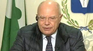 Coronavirus, Massimo Galli: "Non vedo in giro gente che muore di fame". Scorda disoccupati, cig e negozi che chiudono