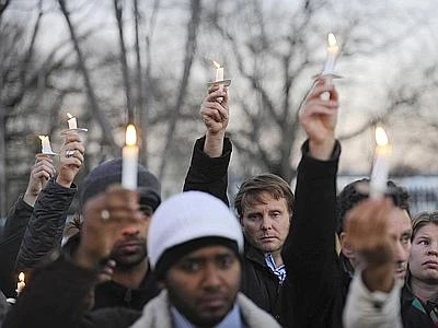 Strage di bambini, Usa sotto choc Obama: ''Mai più queste tragedie''