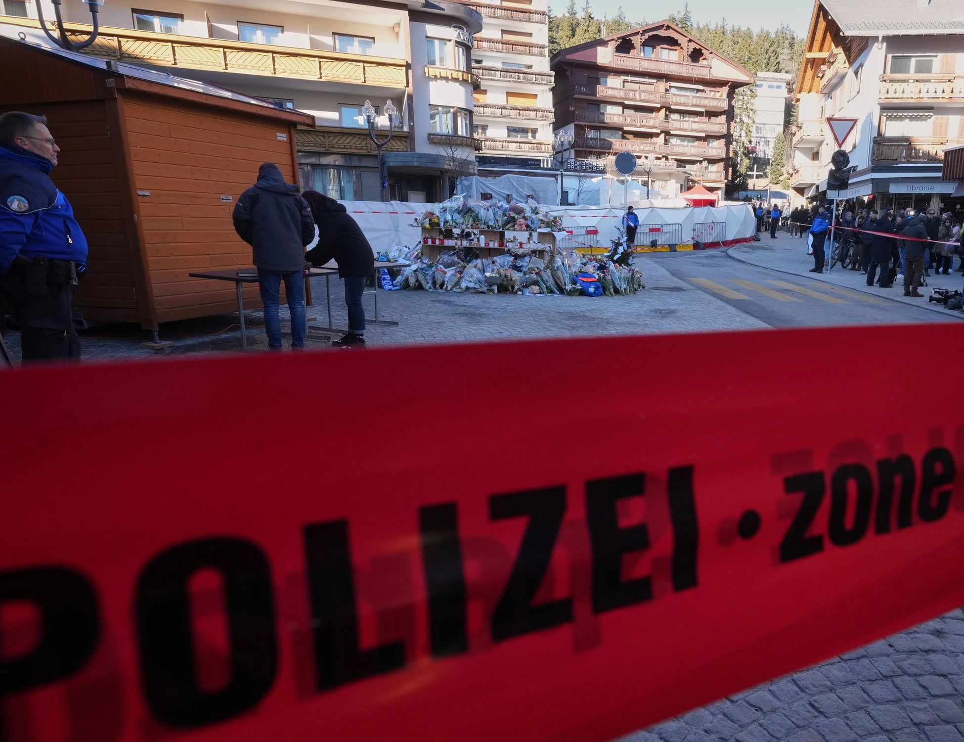 Crans-Montana, l'ultimo scandalo: ai pompieri, la mappa "taroccata" del locale