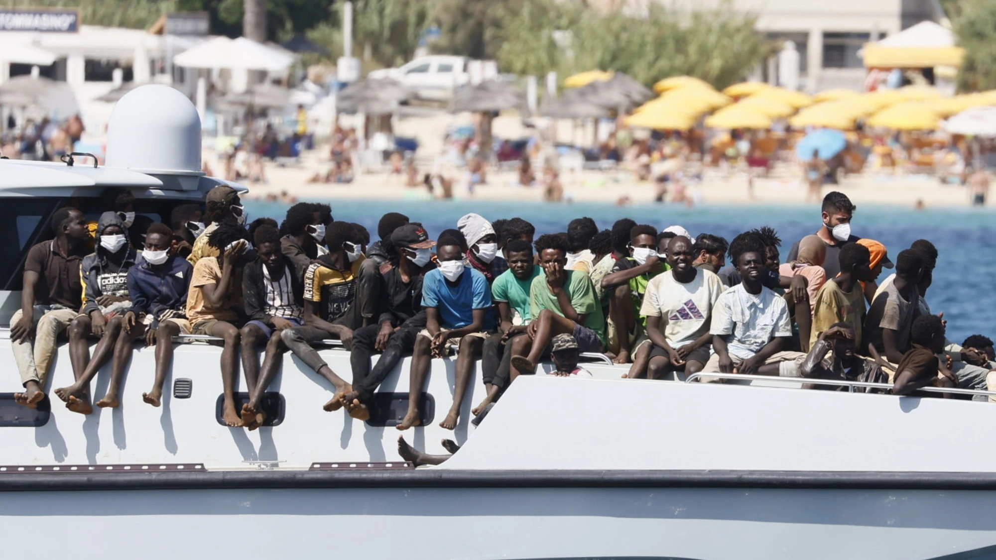 Immigrazione, "terroristi sui barconi? Solo il Pd nega"