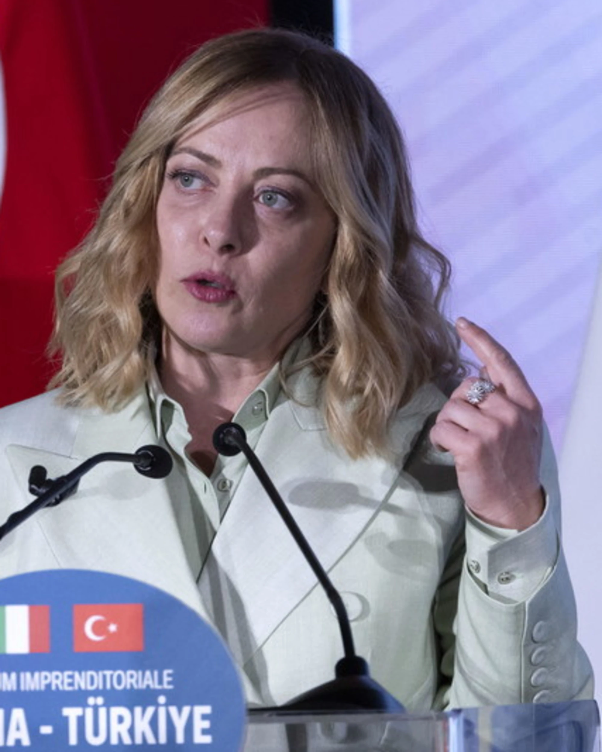 Giorgia Meloni, la tedesca Welt la celebra: la sinistra in tilt