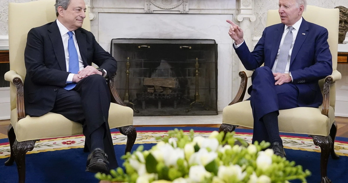 Joe Biden, doppio gioco? "Mentre Draghi chiedeva un cessate il fuoco...": perché non vuole il negoziato