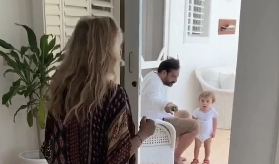 Domenica In, Mara Venier e il miracolo a poche ore dalla diretta: notate nulla di strano in questo video?