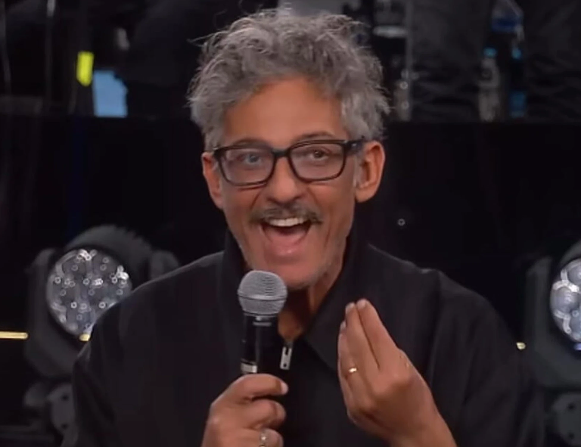 La Pennicanza, Fiorello affonda la sinistra: "Bei democratici... e ora insultatemi pure"