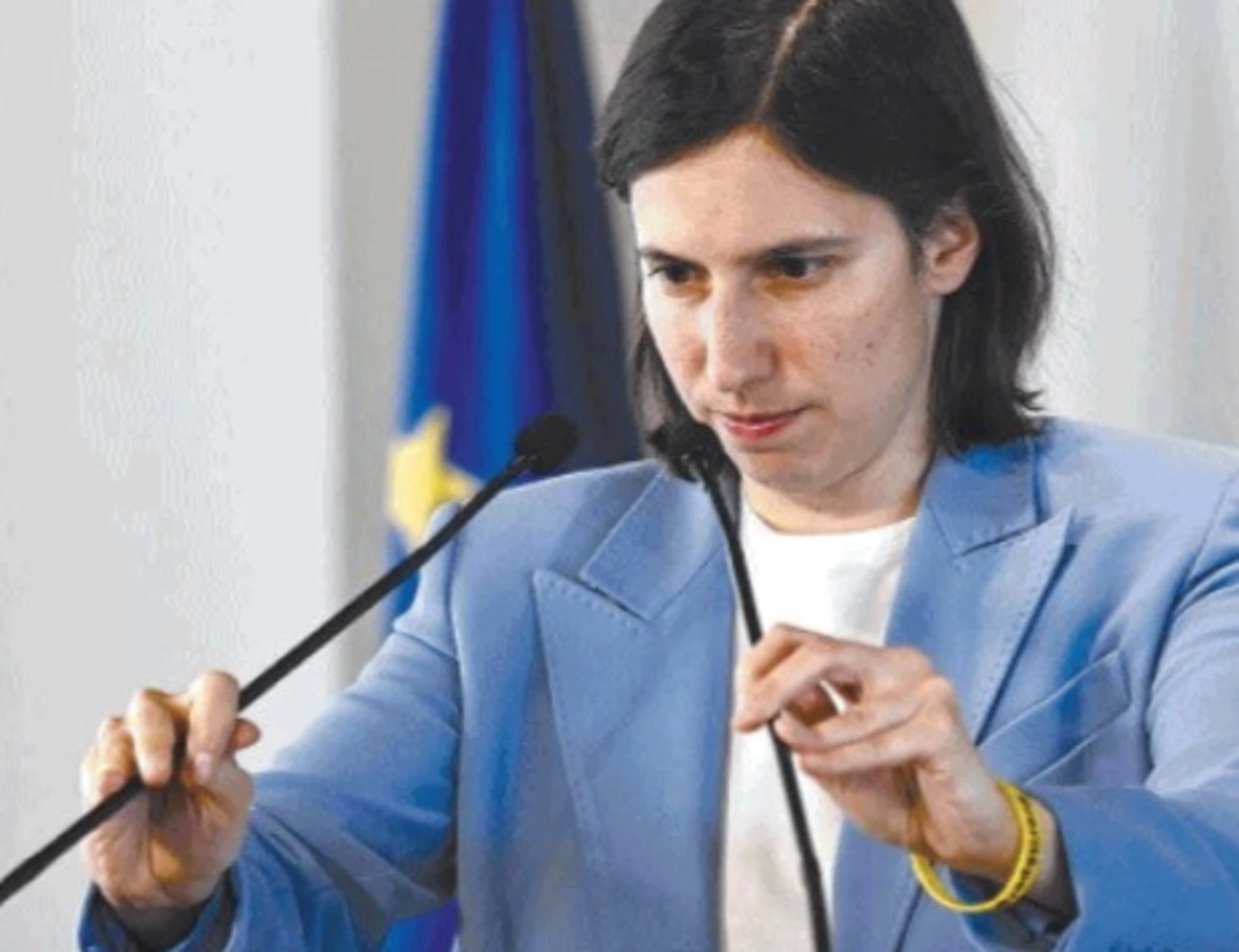 Elly Schlein, un fantasma tra ambizioni e sogni