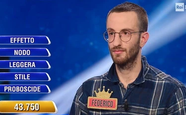L'Eredità, "in pigiama": Federico, il dettaglio che non passa inosservato
