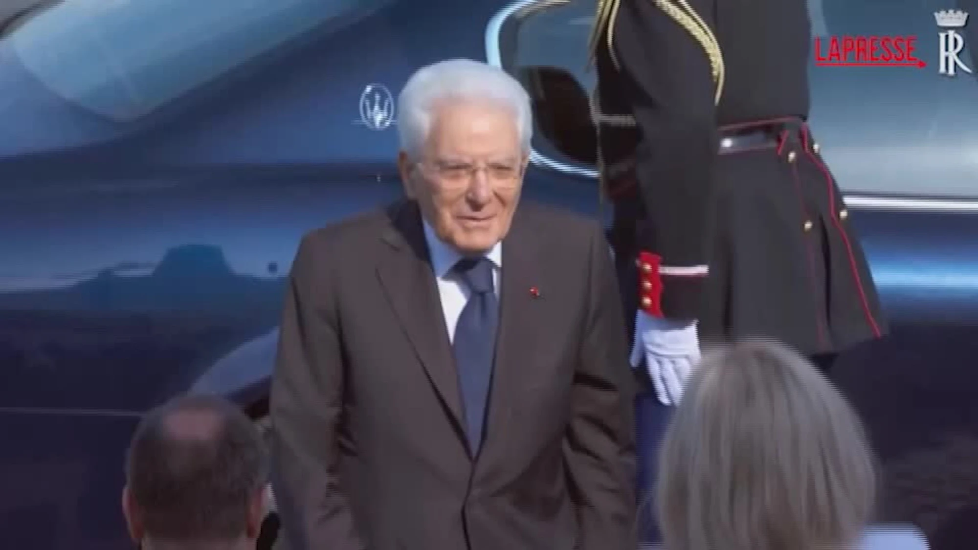 Francia, l'arrivo di Mattarella alla parata militare del 14 luglio