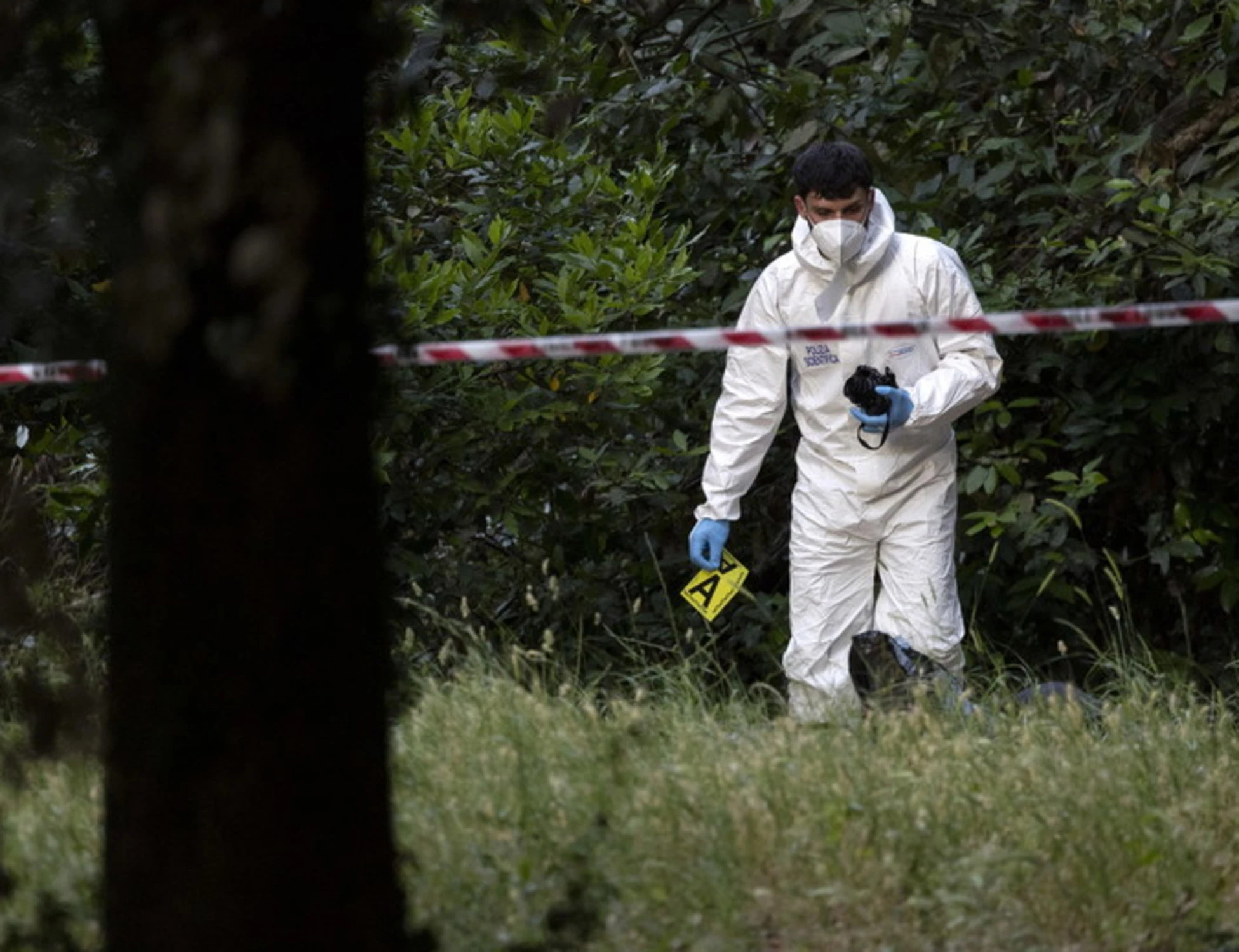 Villa Pamphili, "identificata la donna morta"? La questura frena. E molto non torna...