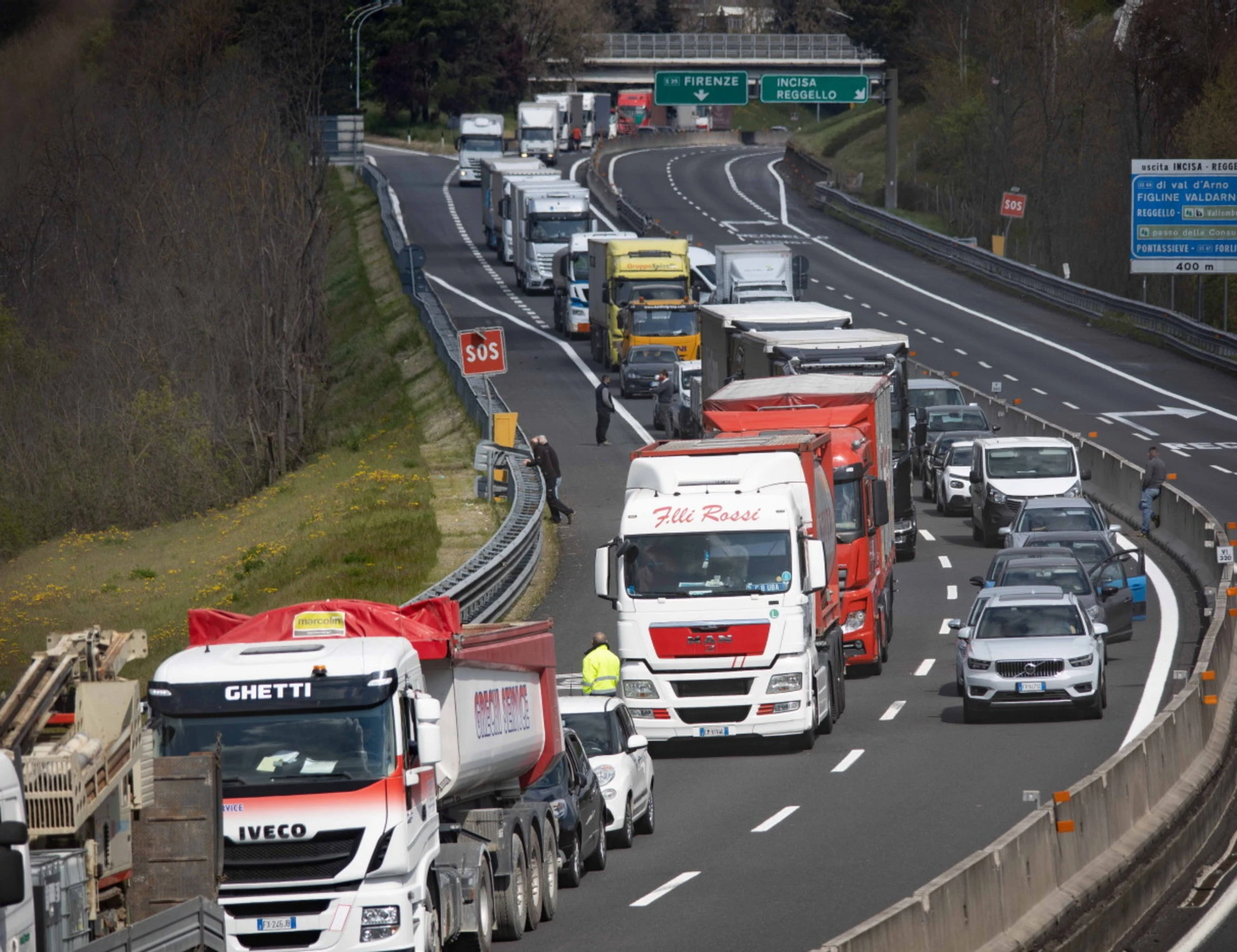 Superstrada Firenze-Pisa-Livorno, la telecamera che controlla cellulare, cinture, revisione: cosa cambia