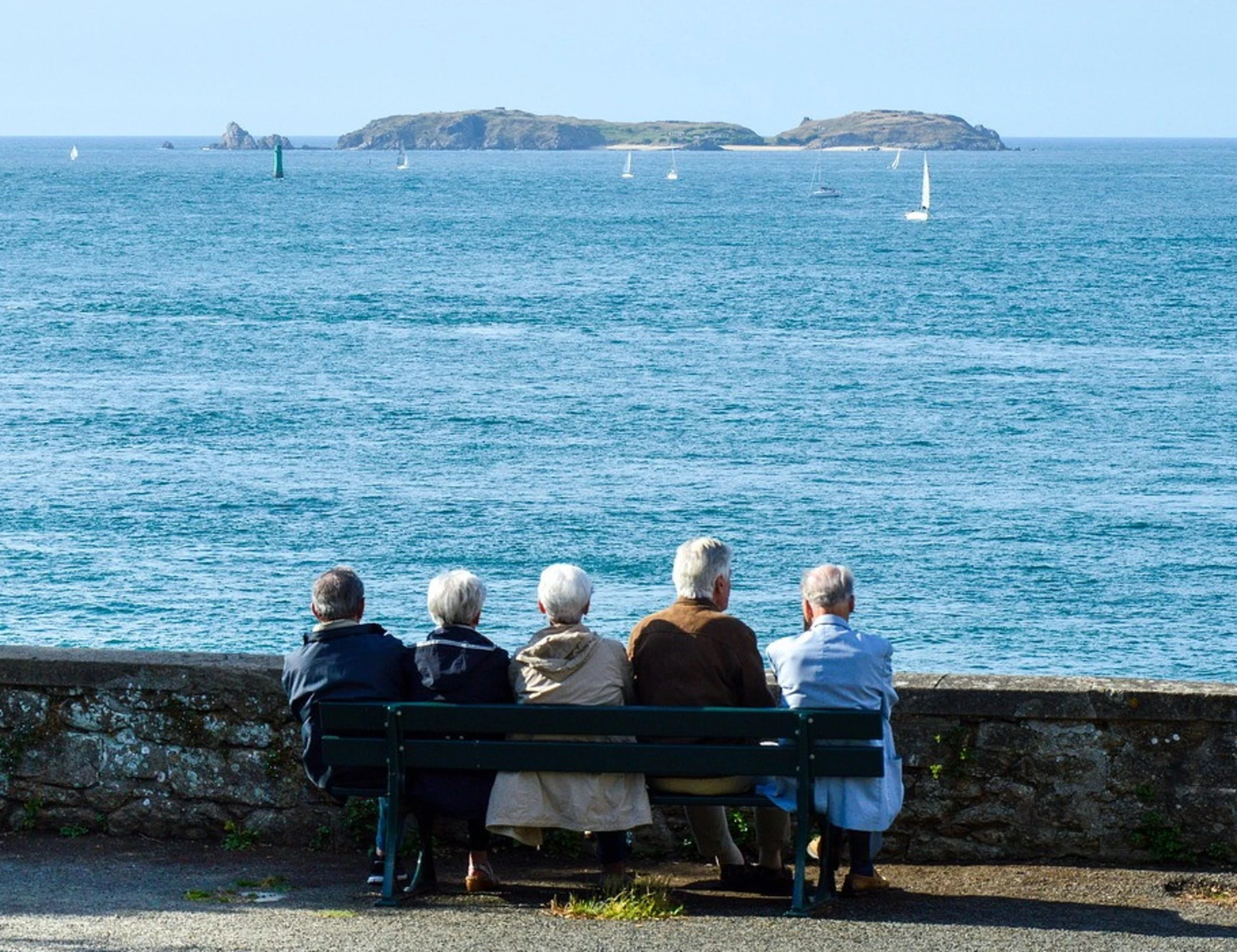 Pensioni, "italiani in fuga": soldi e bella vita, il nuovo Paradiso