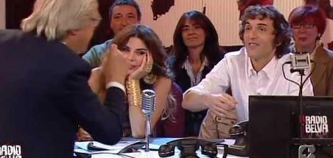 La Zanzara, Vittorio Sgarbi brutalizza Giuseppe Cruciani: "Fascista di m***, vigliacchetto di CasaPound"