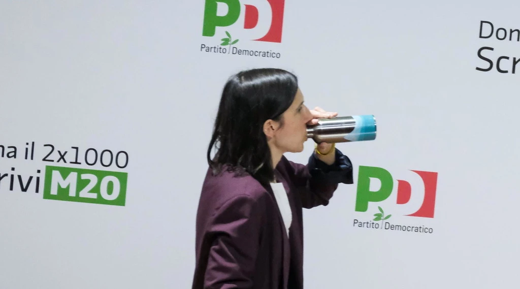 Schlein, riunione coi gruppi Pd? Veleno sulla Meloni: "Mette bandierine..."