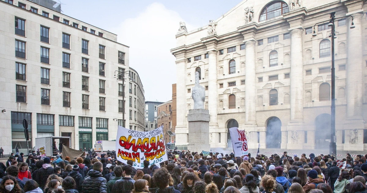 Scuola, cortei fuori dal tempo: gli studenti se ne facciano una ragione, prima o poi devono lavorare