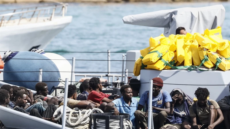 Migranti, la politica ha diritto di insistere nel rigore