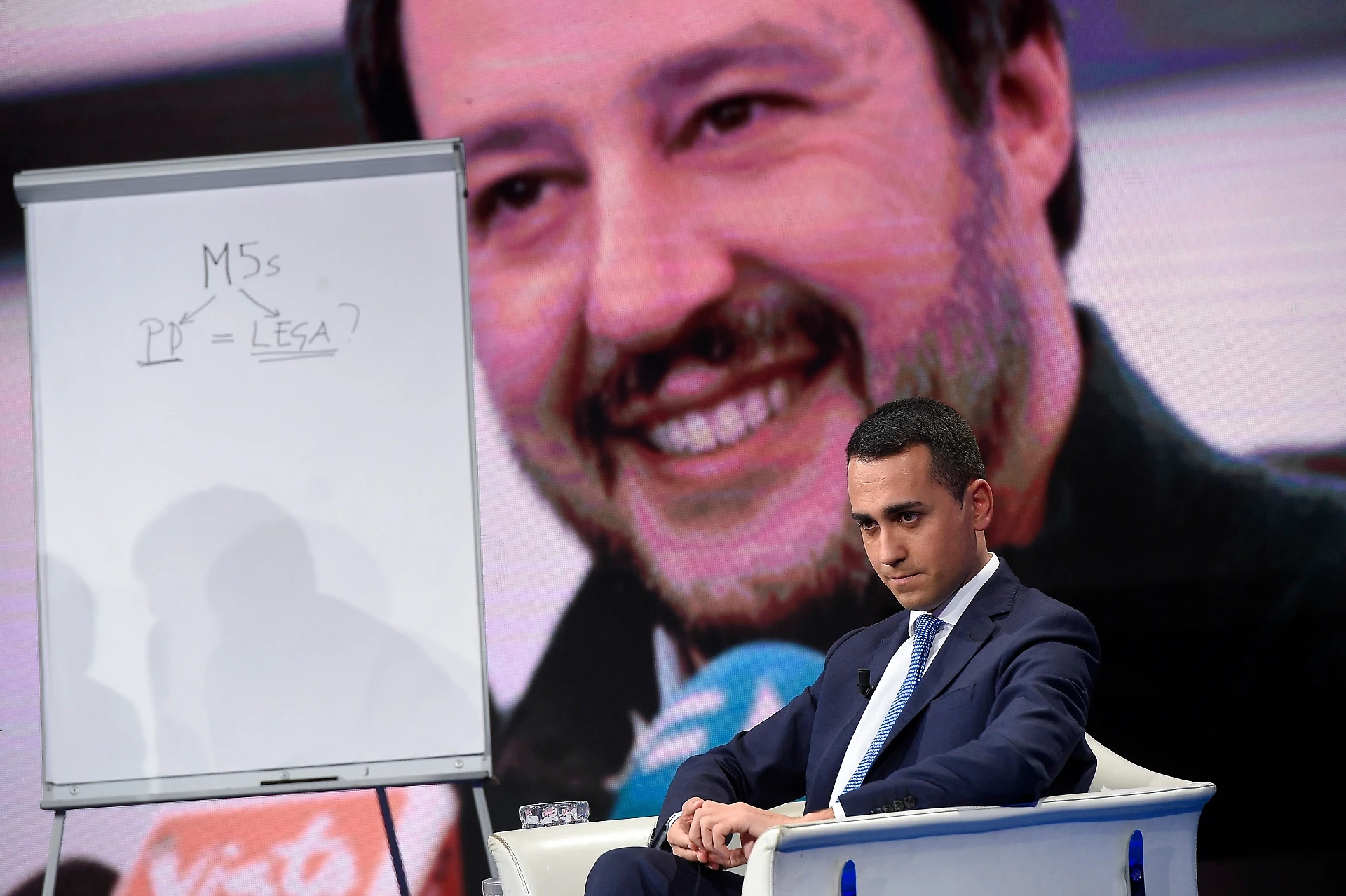 Luigi Di Maio e Matteo Salvini, clamorosa ipotesi sul governo: "Chi mettono agli interni e agli Esteri", boom