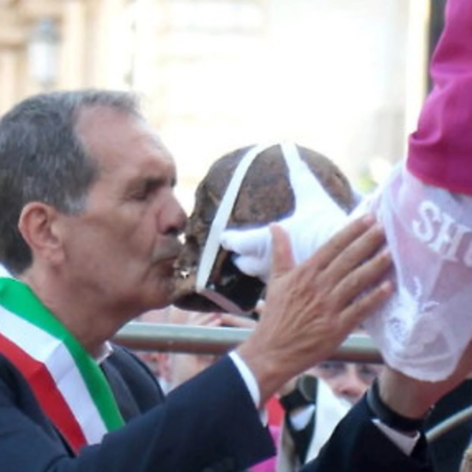 La derisione laicista delle reliquie cristiane