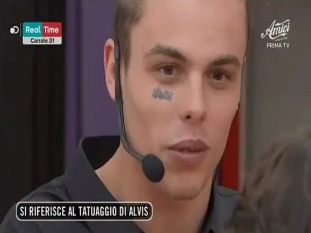Amici, il dramma di Alvis alla vigilia del serale: "Non ce la faccio più", lacrime e crollo spaventoso