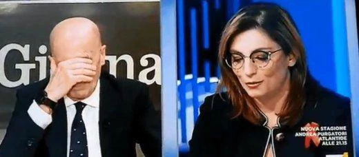 Luigi Di Maio, sparata sulle tessere per il reddito di cittadinanza: "Stampate da Poste"