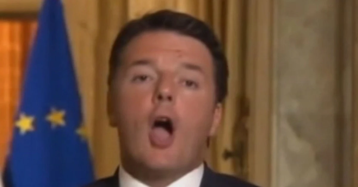 Striscia la Notizia, Matteo Renzi e il "video choc": cosa esce dalla sua bocca
