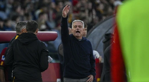 Mourinho, "insulto gravissimo": quante giornate di squalifica si becca