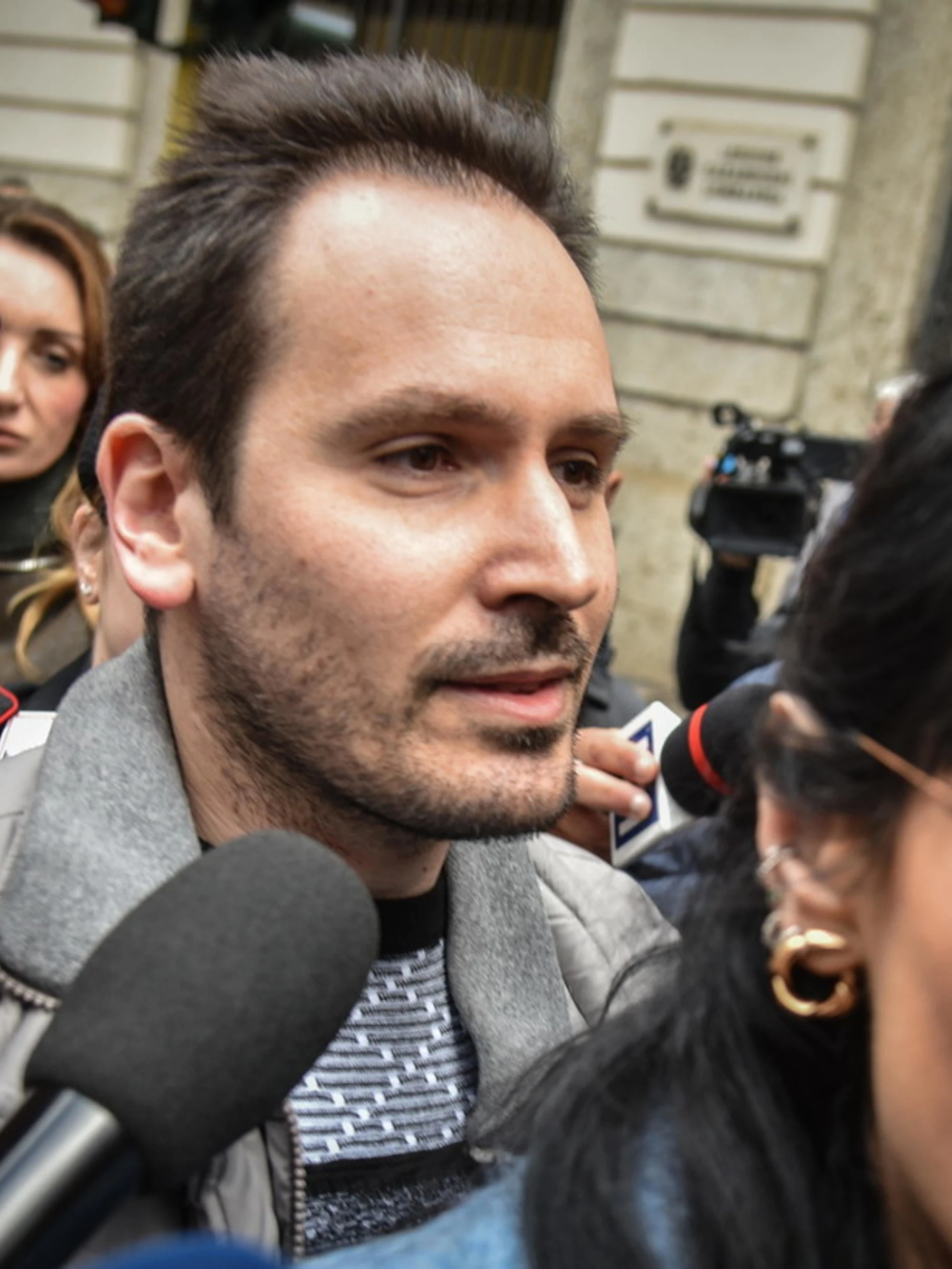 Chiara Poggi, "analisi dei barattoli di yogurt e the". Cosa cerca la Procura. Sempio: "Mai una relazione con lei"
