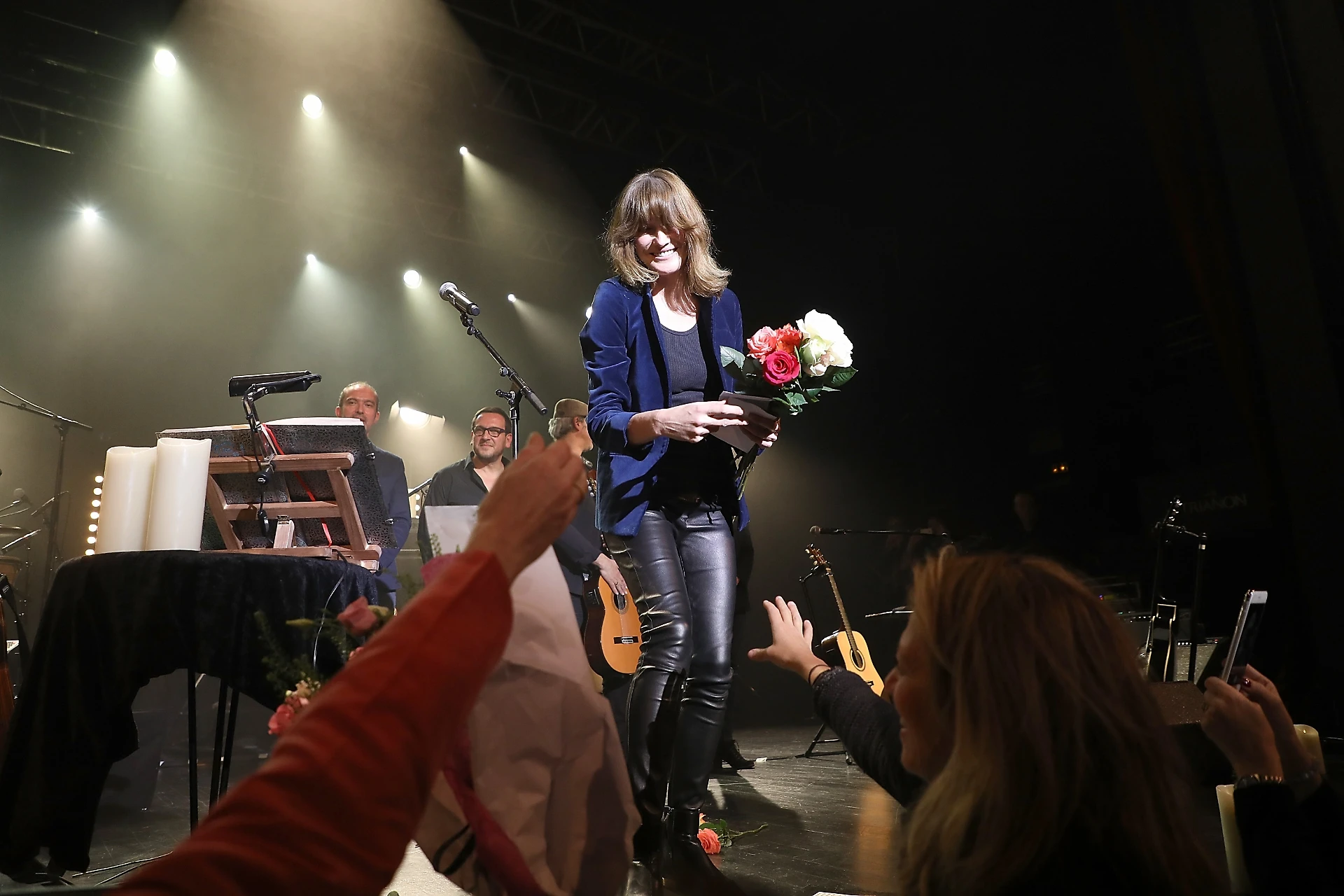 Fabio Fazio, Che tempo che fa: ospita Carla Bruni, che si spese a favore di Cesare Battisti