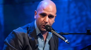 Checco Zalone, il veleno di Corona: "Ha un flirt con Virginia Raffaele"