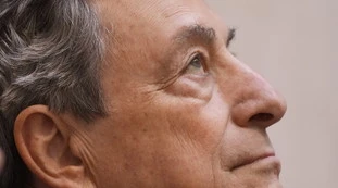 Mario Draghi, premier "blindato": alzato il livello d'allerta per il premier, le foto sotto casa sua