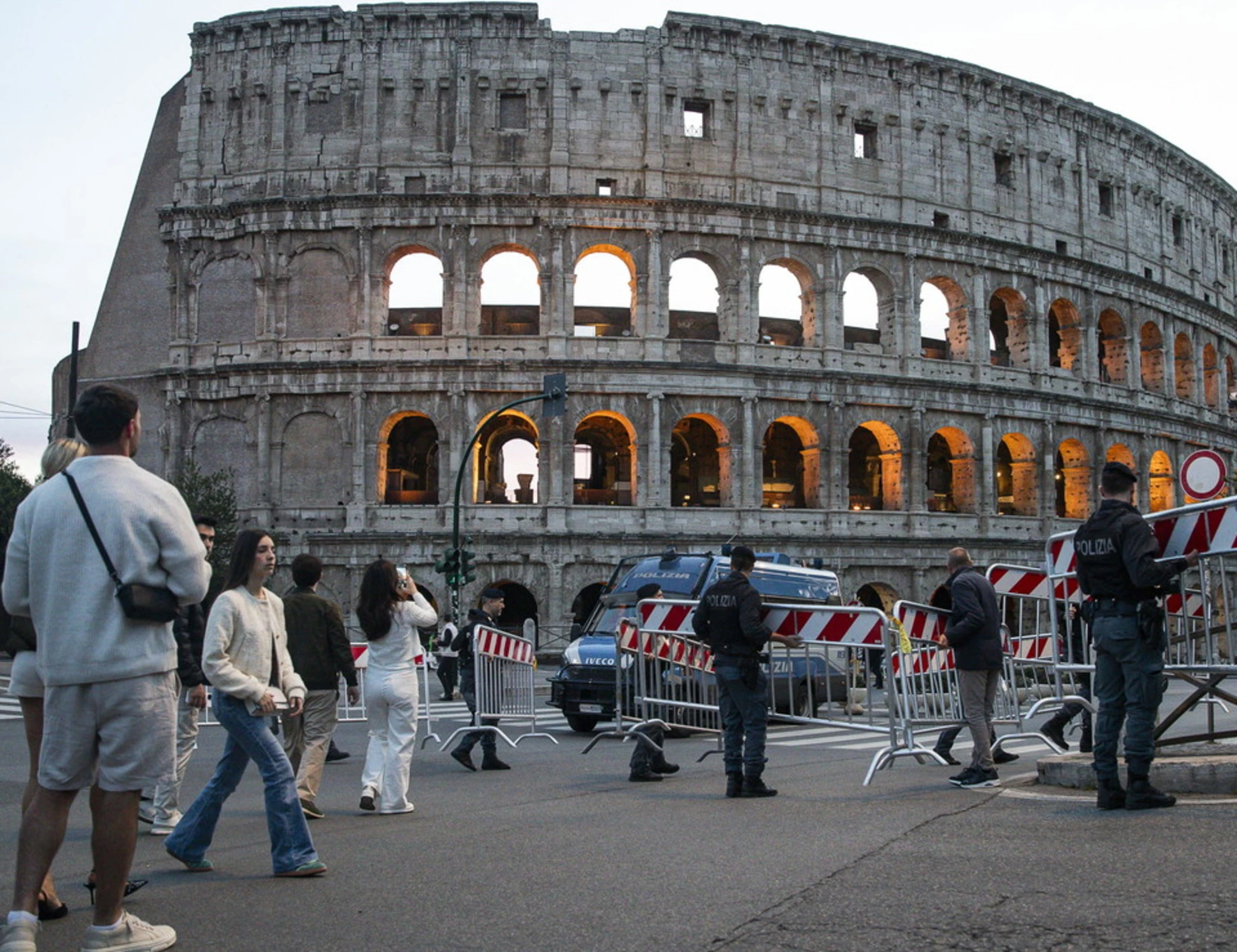 Roma, 19enne accoltellato vicino al Colosseo per 10 euro: chi è la belva