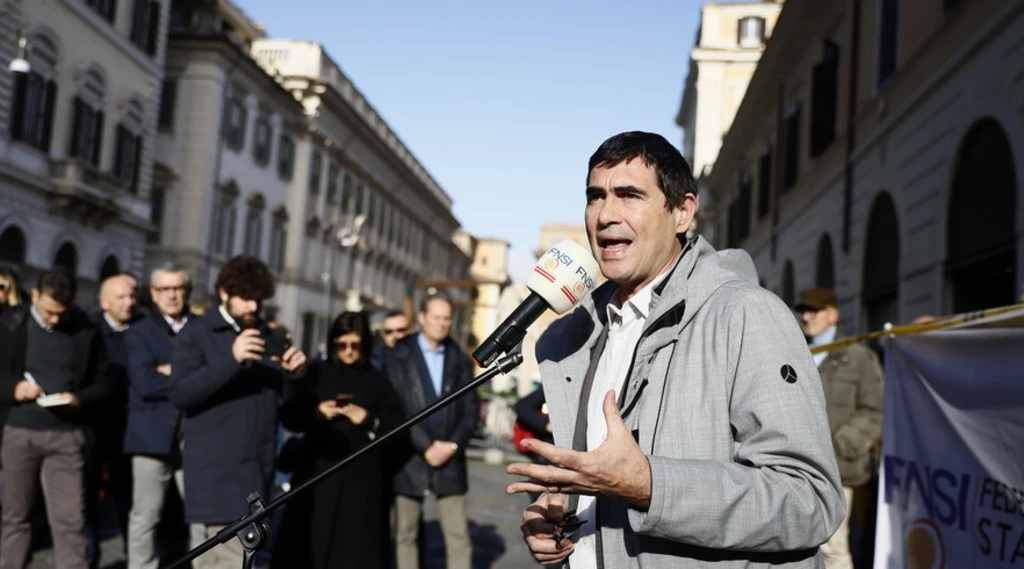 Maltempo, sciacallata-Fratoianni: "Governo di climafreghisti, batta un colpo"