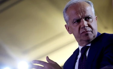 Piantedosi: "Basta pregiudizi, gli agenti in strada rischiano la vita"