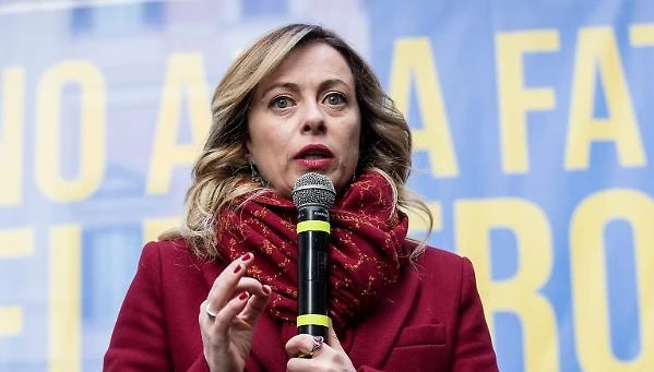 Giorgia Meloni su Cesare Battisti: " Fine dell'internazionale radical chic, lo aspettano le patrie galere"