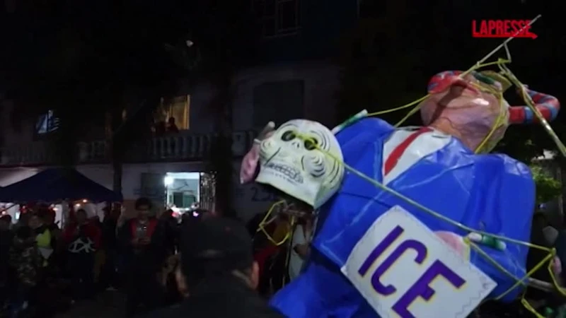 Trump bruciato nel "rogo di Giuda": lo sfregio in Messico