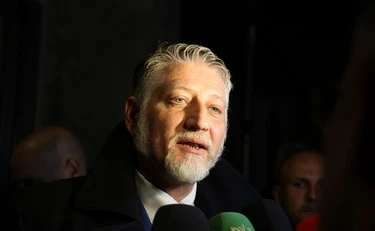 Gli arraffoni contro il ministro