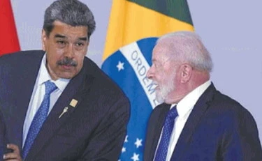 Maduro piange: l'ultimo saluto al Papa, comunisti senza pudore