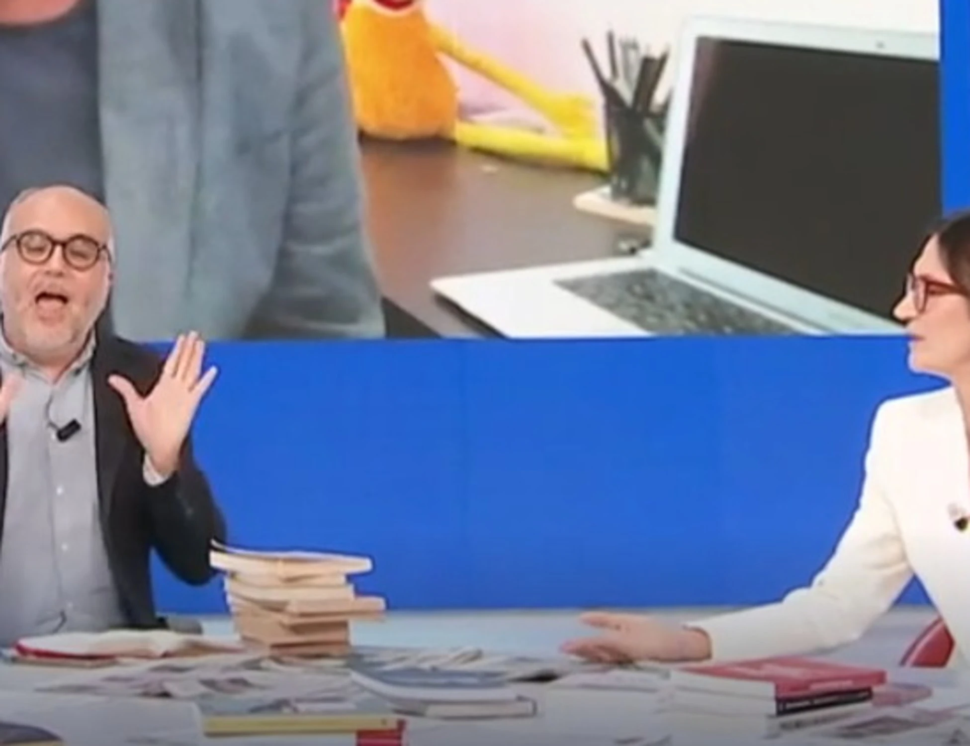 L'Aria Che Tira, scontro Raimo-Gelmini: "È diventata maggiorenne", "Fa un po' ridere"